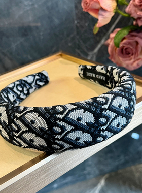 杨杨babytime 质感绝 黑灰老花动物园发箍粗花呢布艺高颅顶25新款