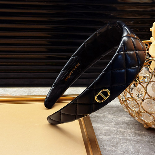 香香风黑色菱格纹仿小羊皮发箍