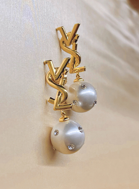 杨杨babytime 要入！VSL字母珍珠镶钻耳钉耳坠瘦脸奢牌时髦高级风