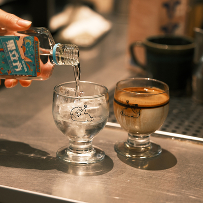 原创简笔画小猫玻璃杯高脚杯