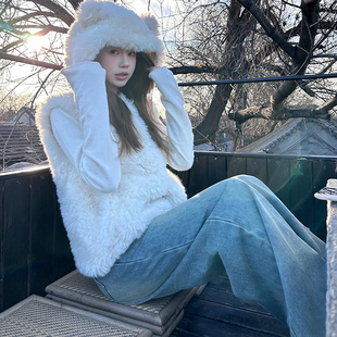 可爱熊耳朵羊羔毛马甲女2025秋冬新款连帽毛毛外套小个子保暖背心