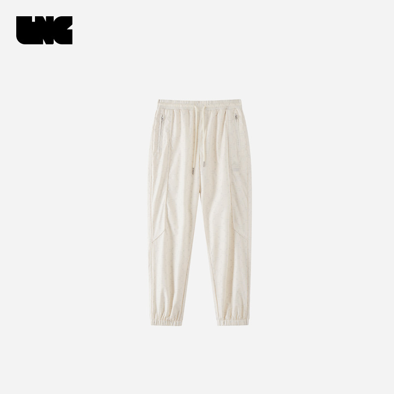 拼接设计，标识老花图案满印，潮流百搭