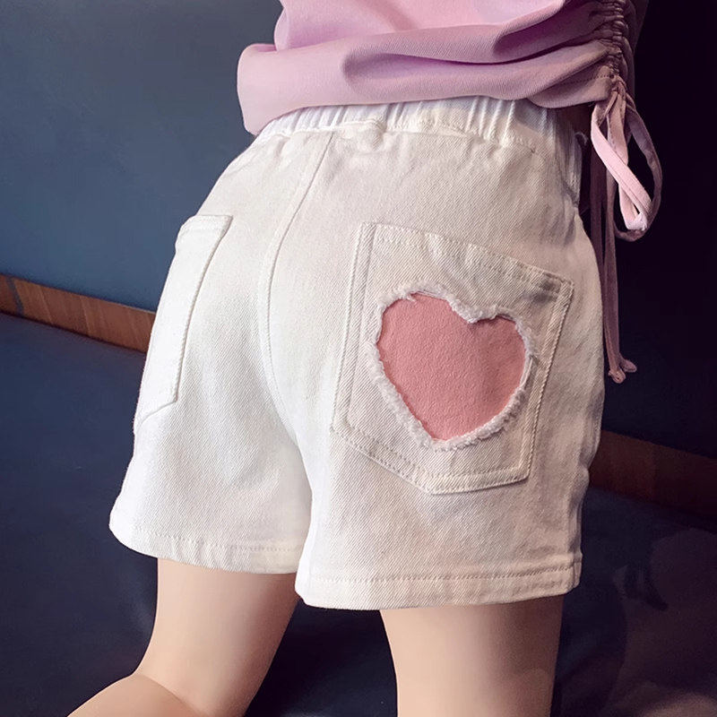 童装女童短裤夏季新款中大童洋气韩版爱心牛仔裤女孩时髦白色热裤