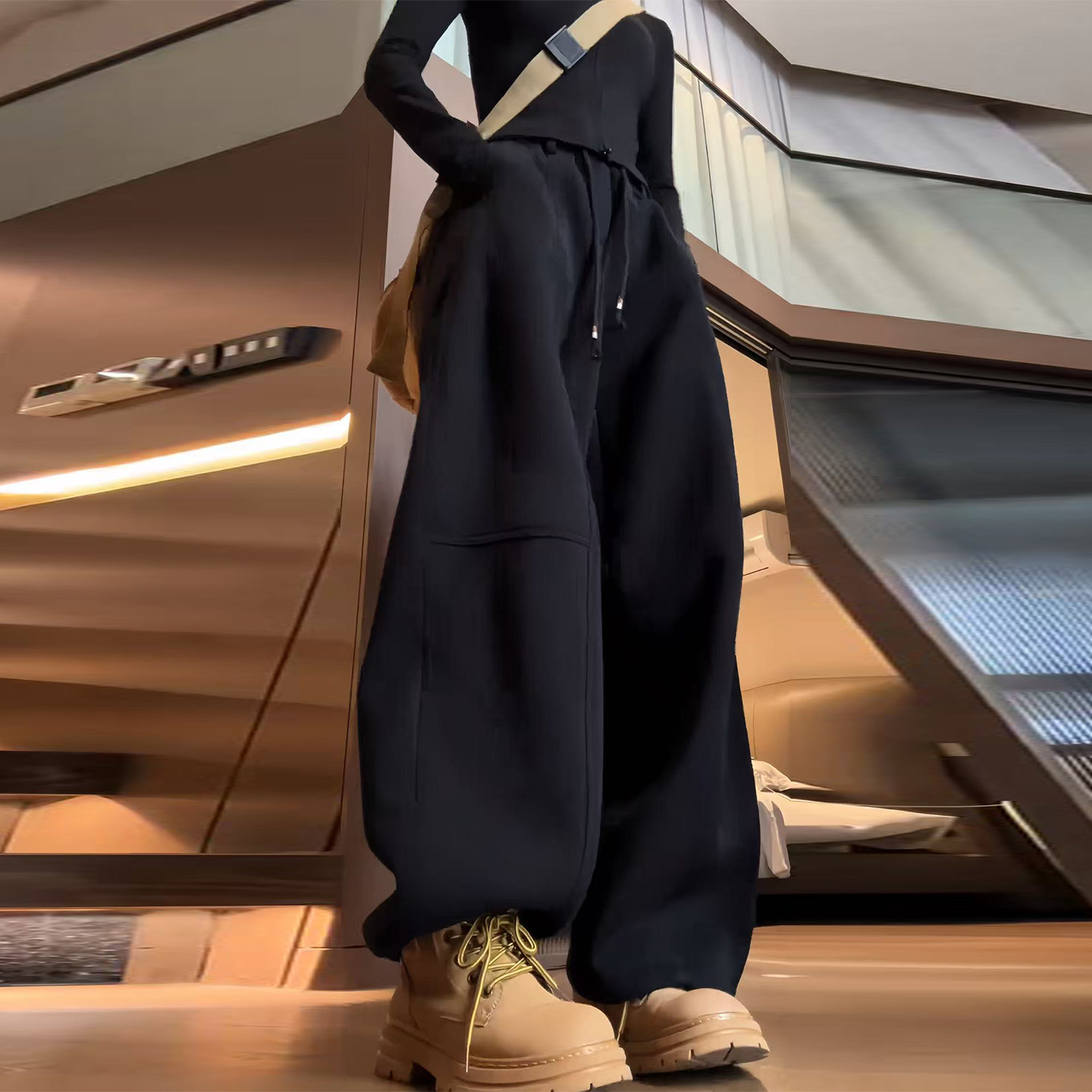 加绒黑色松紧腰抽绳弯刀阔腿裤女2025秋冬新款宽松显瘦大码休闲裤,女装/女士精品,大码裤装,淘宝优惠券,粉丝福利购,淘宝优惠卷