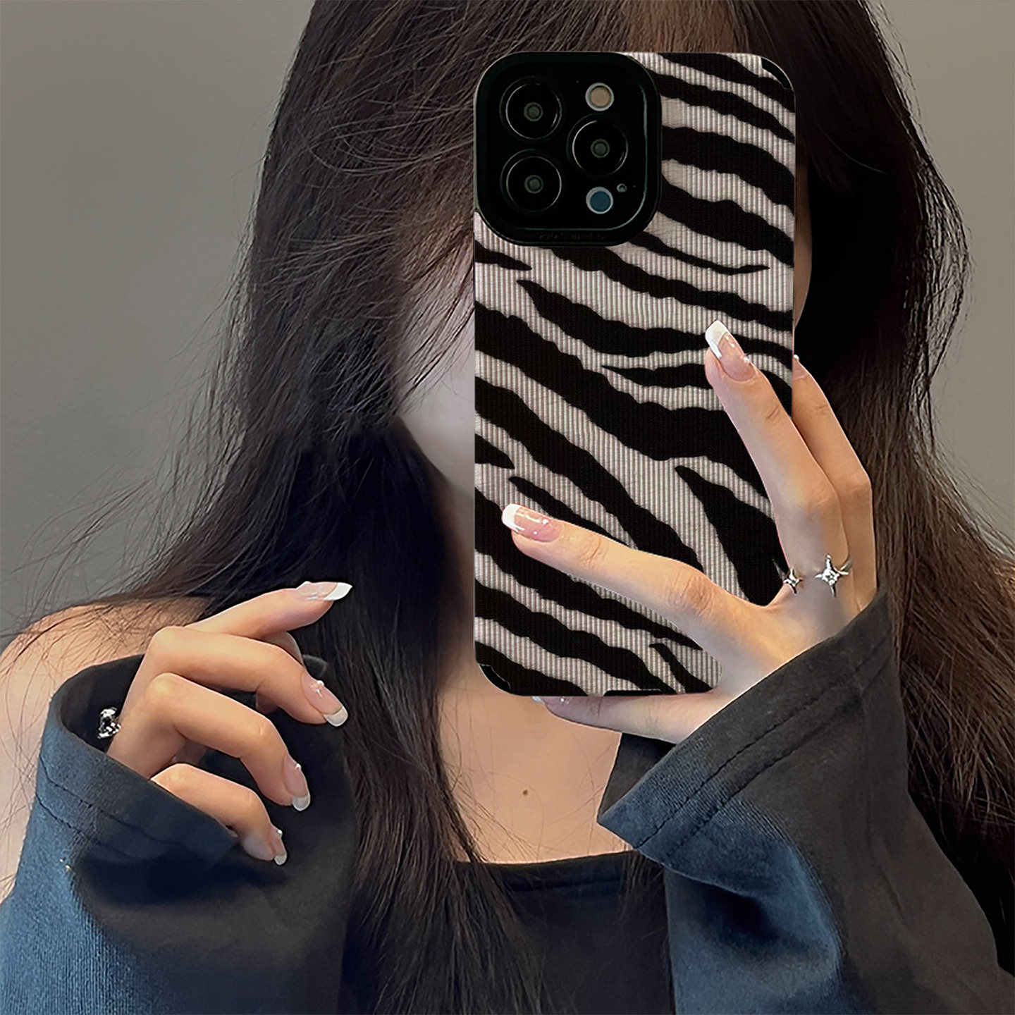 初绽适用苹果17/16ProMax手机壳iPhone15/14/13小众12竖条纹11黑白斑马纹潮高级感防摔8plus全包情侣保护套