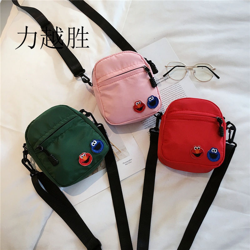 新款时尚尼龙小布包潮流女休闲手机包学生小背包零钱单肩斜跨布包