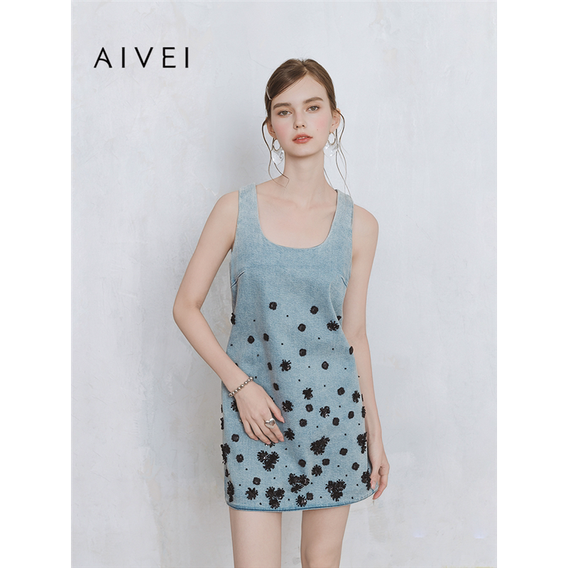 AIVEI欣贺艾薇2025夏季新减龄气质亮片花朵牛仔背带短裙S722703A