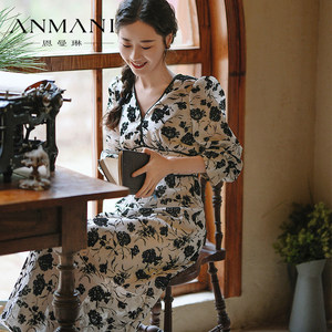 ANNMEL恩曼琳24春季新款设计感灯笼七分袖玫瑰印花连衣裙EANEAA77