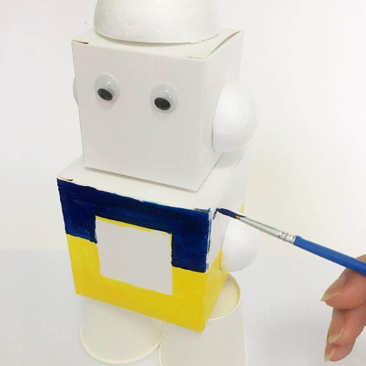 纸盒机器人纸箱人手工班自制diy玩具幼儿园创意硬纸板废物利用