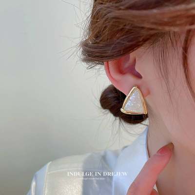 纯银针三角形树脂耳钉女2023年新款潮轻奢小众设计感气质耳环饰
