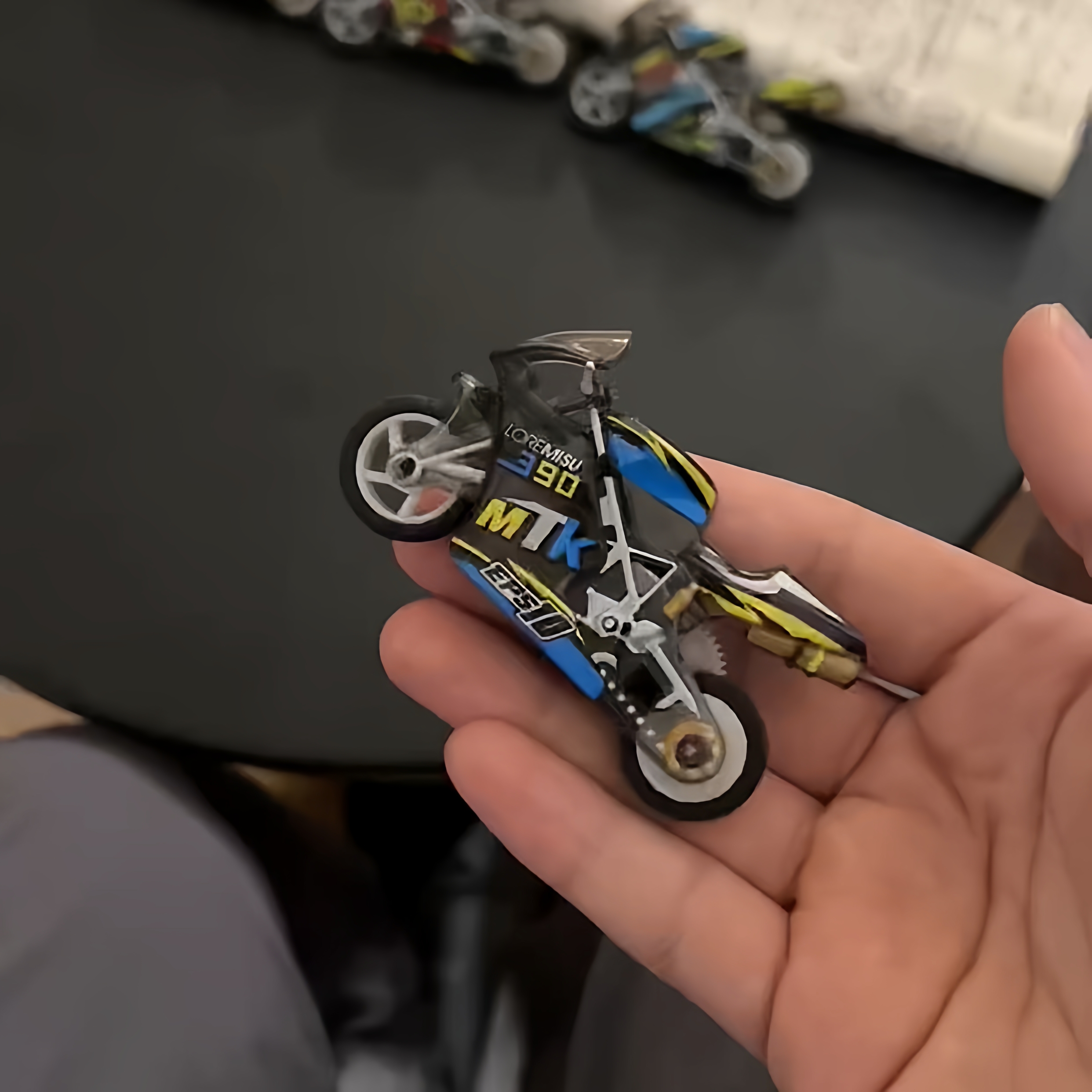 呲火花摩托车火石惯性回力滑行机车彷真赛车火光特效玩具炫酷模型