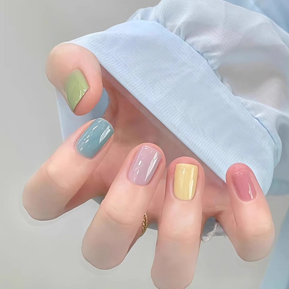 多巴胺美甲手工穿戴式短款指甲贴片2023网红夏天爆款纯色美甲贴片