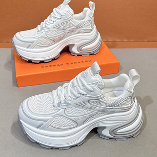 小白鞋女款2025新款爆款夏季薄款厚底增高配阔腿裤的白色老爹鞋潮