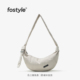 FOSTYLE小弯26新款 简约小众百搭轻便防水尼龙斜挎饺子牛角包男女