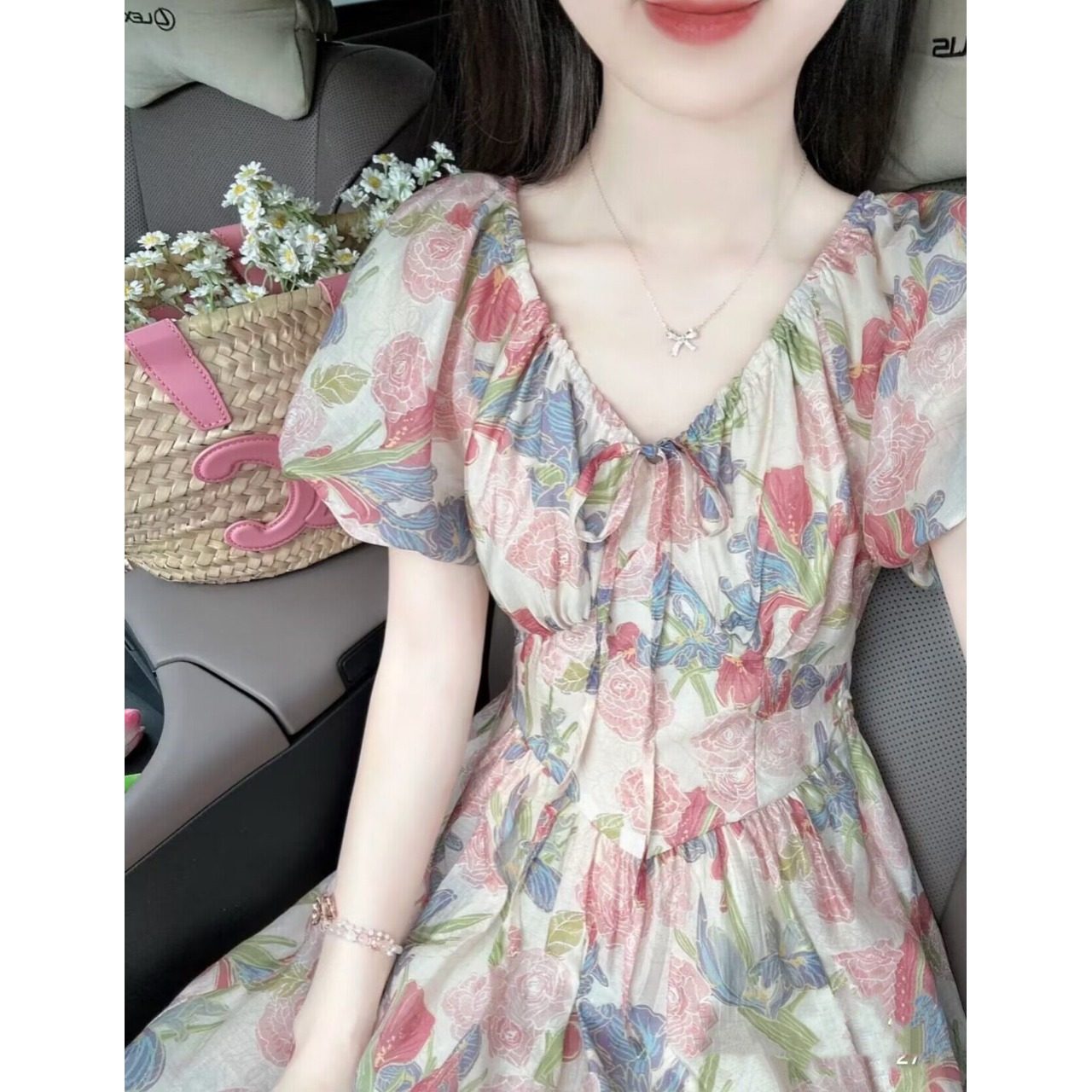 气质碎花雪纺连衣裙女2025新款夏季v领收腰显瘦高级感时尚短裙子