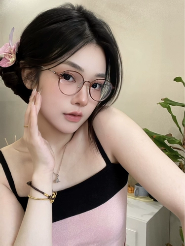 Ретро -коричневые очки могут быть сопоставлены с высотой цифровой линзой миопии, простой лицом лица, маленьким ультра -световым TR90 Astigmatism Box