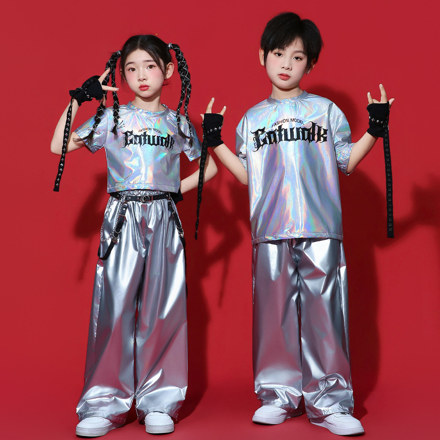 儿童街舞演出服银色未来科技感AI嘻哈套装中大童少儿表演服装潮流