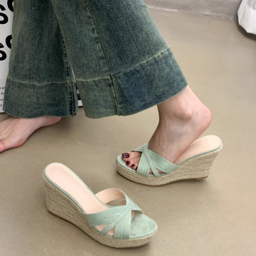 薄荷曼波绿～小个子厚底凉鞋女夏季2025草编坡跟拖鞋外穿高跟鞋