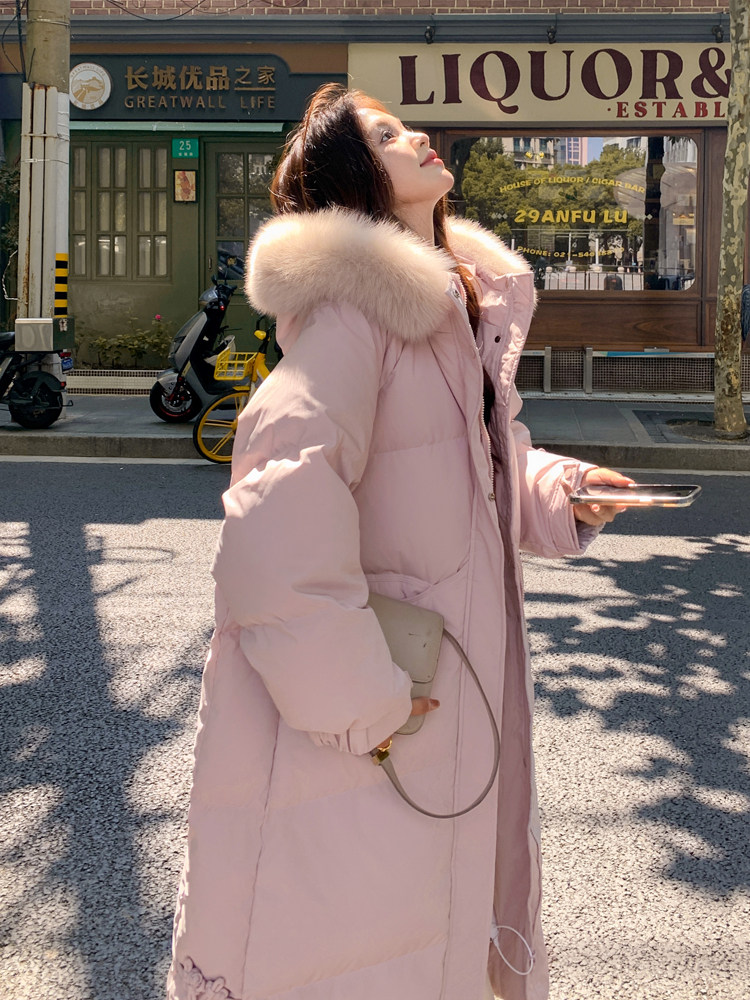 Long pink down jacket for women, 2025 new winter style, fur collar, extra thick, over-the-knee, extremely beautiful winter coat for women