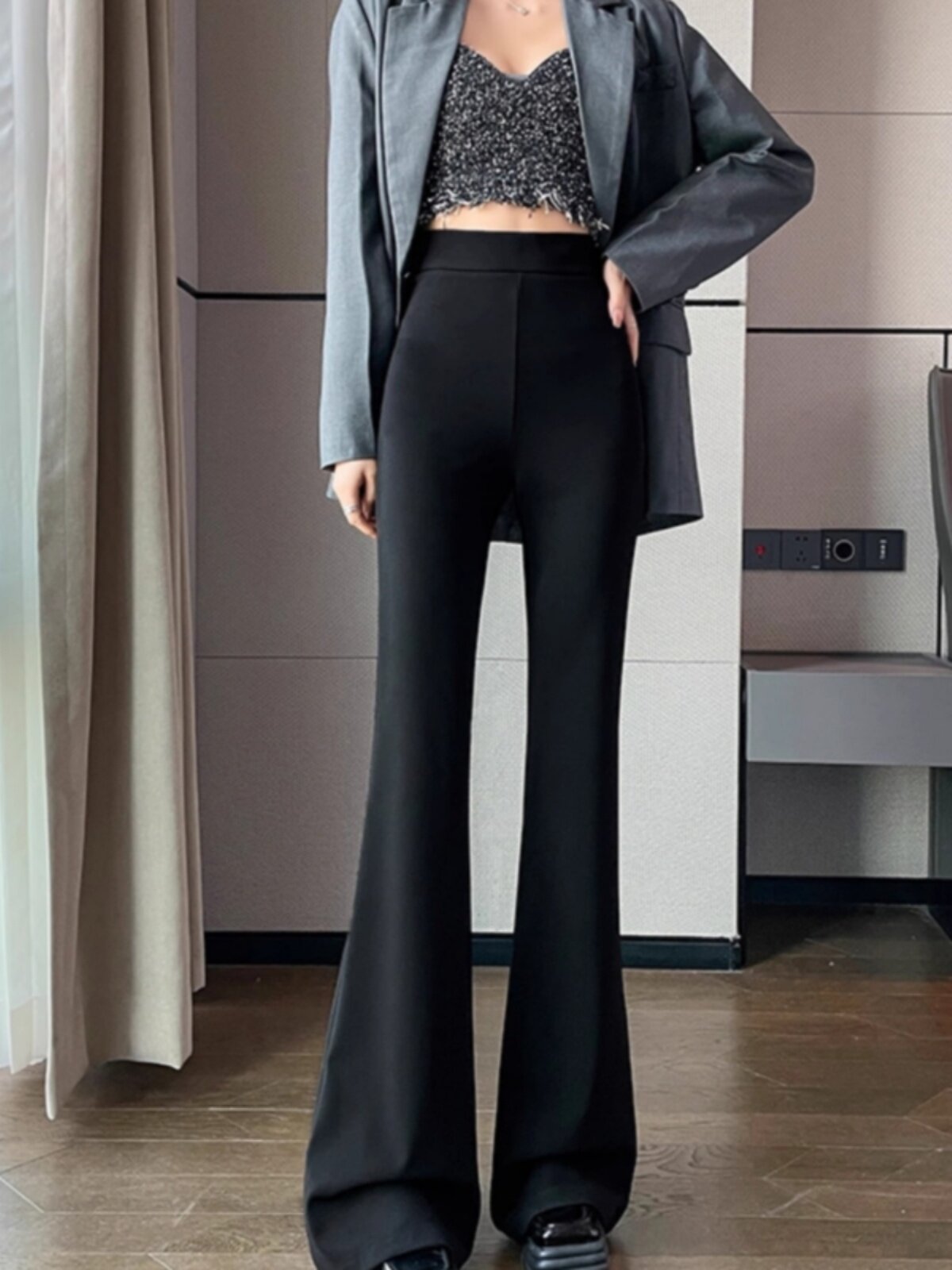 黑色侧拉炼微喇西装裤女2025年春季新款高腰显瘦垂感百搭马蹄裤子