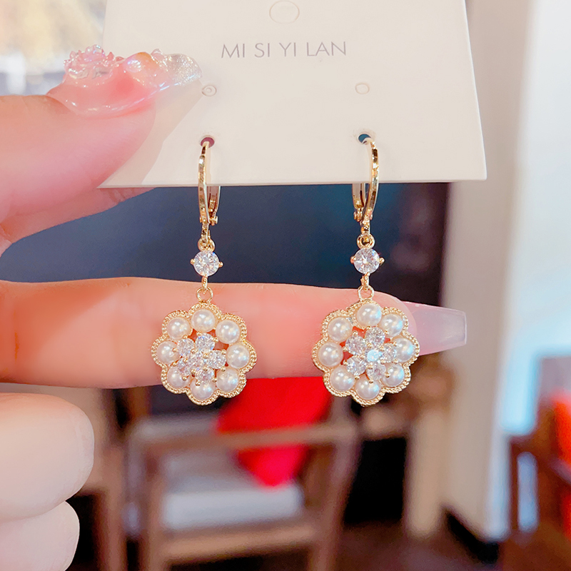 高级感百搭时尚耳环优雅珍珠耳钉