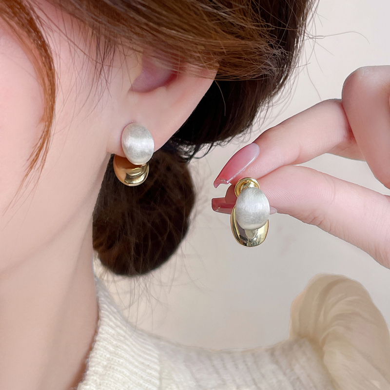 新款银色椭圆耳钉时尚女