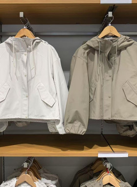 日系女装春秋休闲连帽短外套运动宽松夹克登山服防水冲锋衣481600