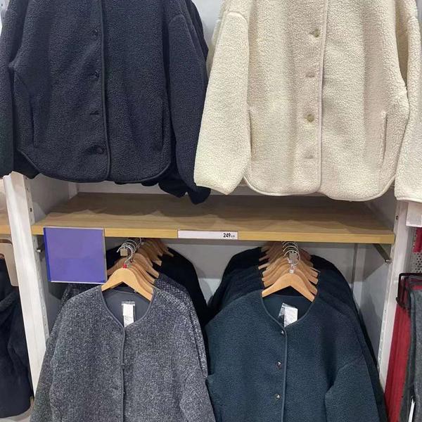 仿羊羔绒摇粒绒圆领开衫外套