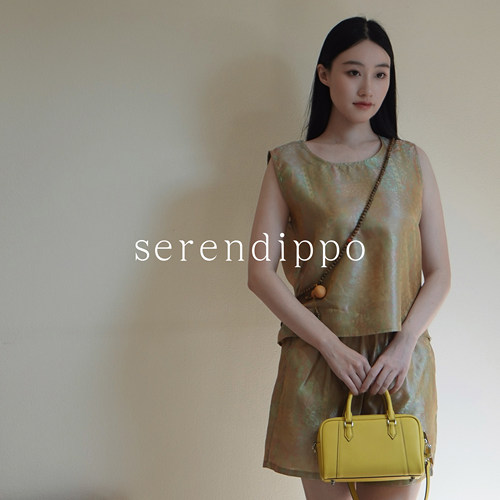 SERENDIPPO灵感之野「流动的盛宴」浮光锦100%桑蚕丝圆领无袖上衣