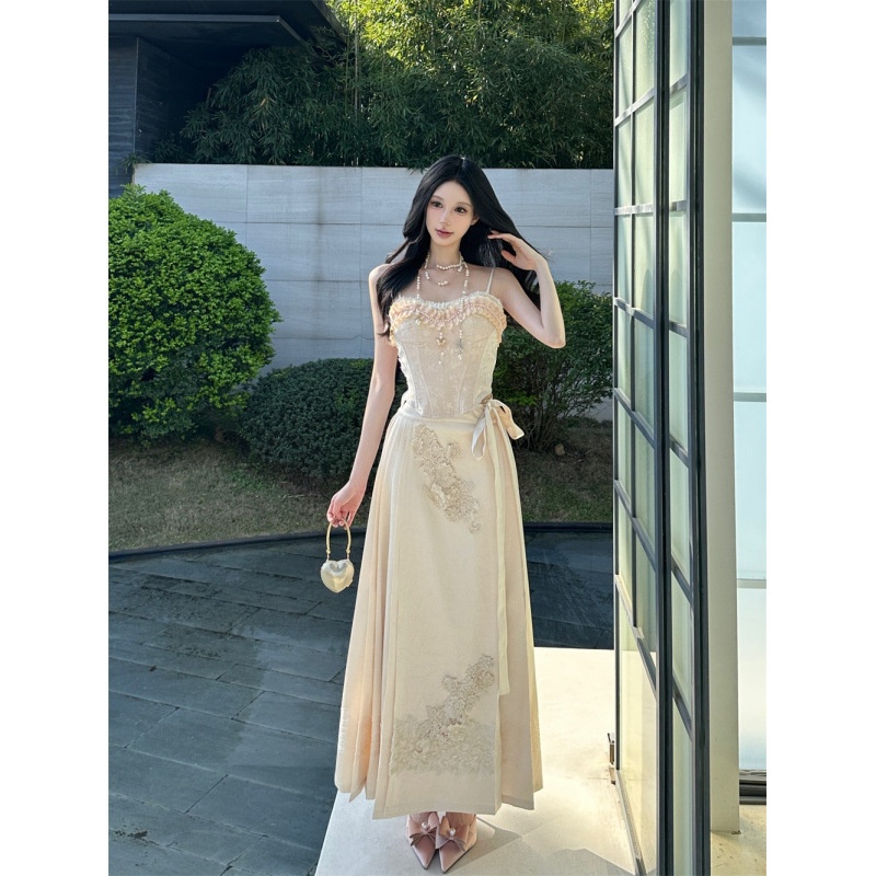 夏安若实拍现货新中式刺绣鱼骨重工抹胸上衣缎面马面裙