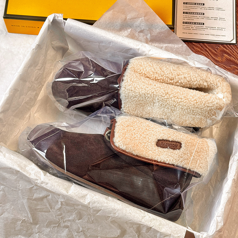 香港高端毛毛两穿雪地靴女款2025新款冬季羊皮毛一体加绒保暖棉鞋