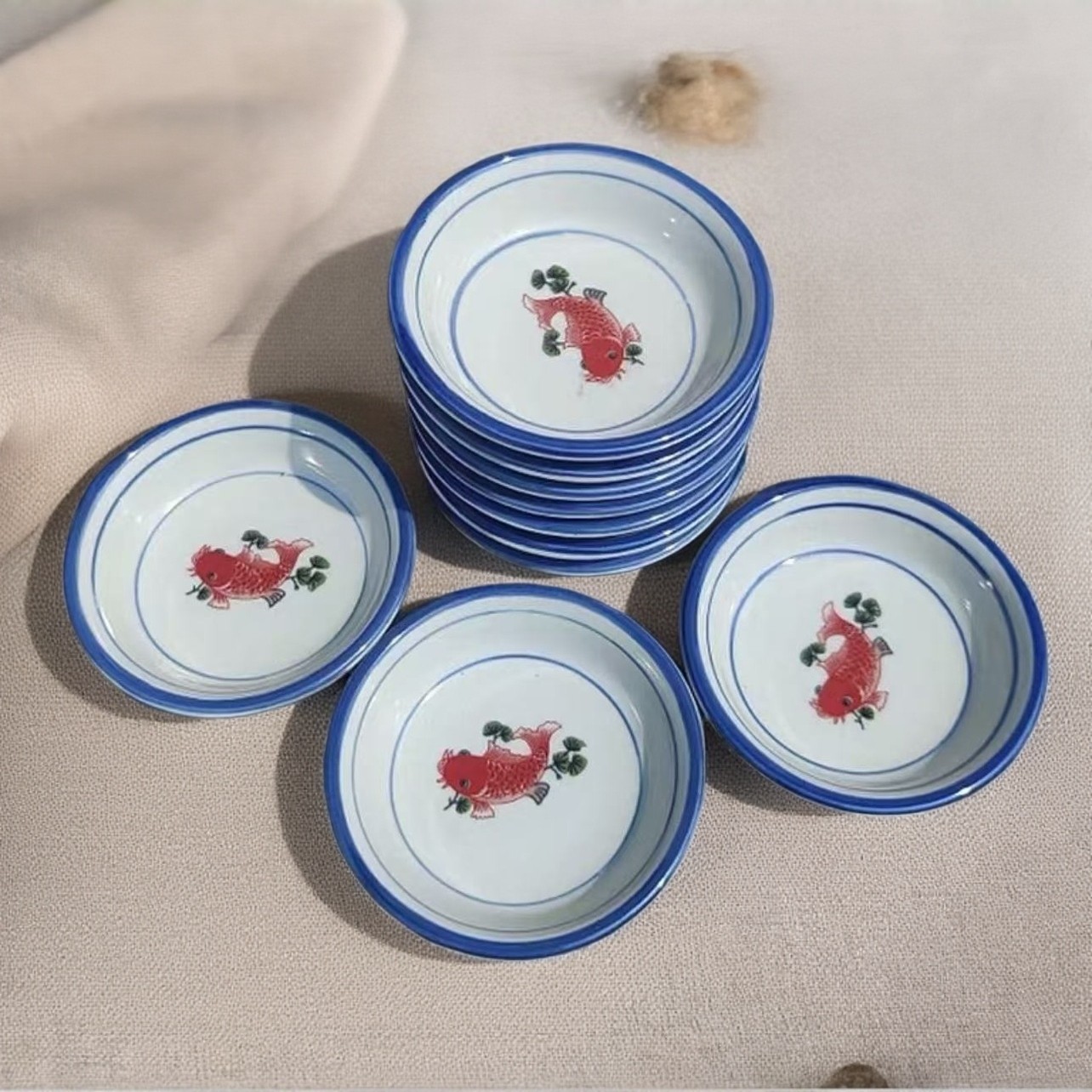 红锦鲤鱼青花瓷味碟小吃盘4寸酱料小碟子陶瓷家用中式复古碟加厚