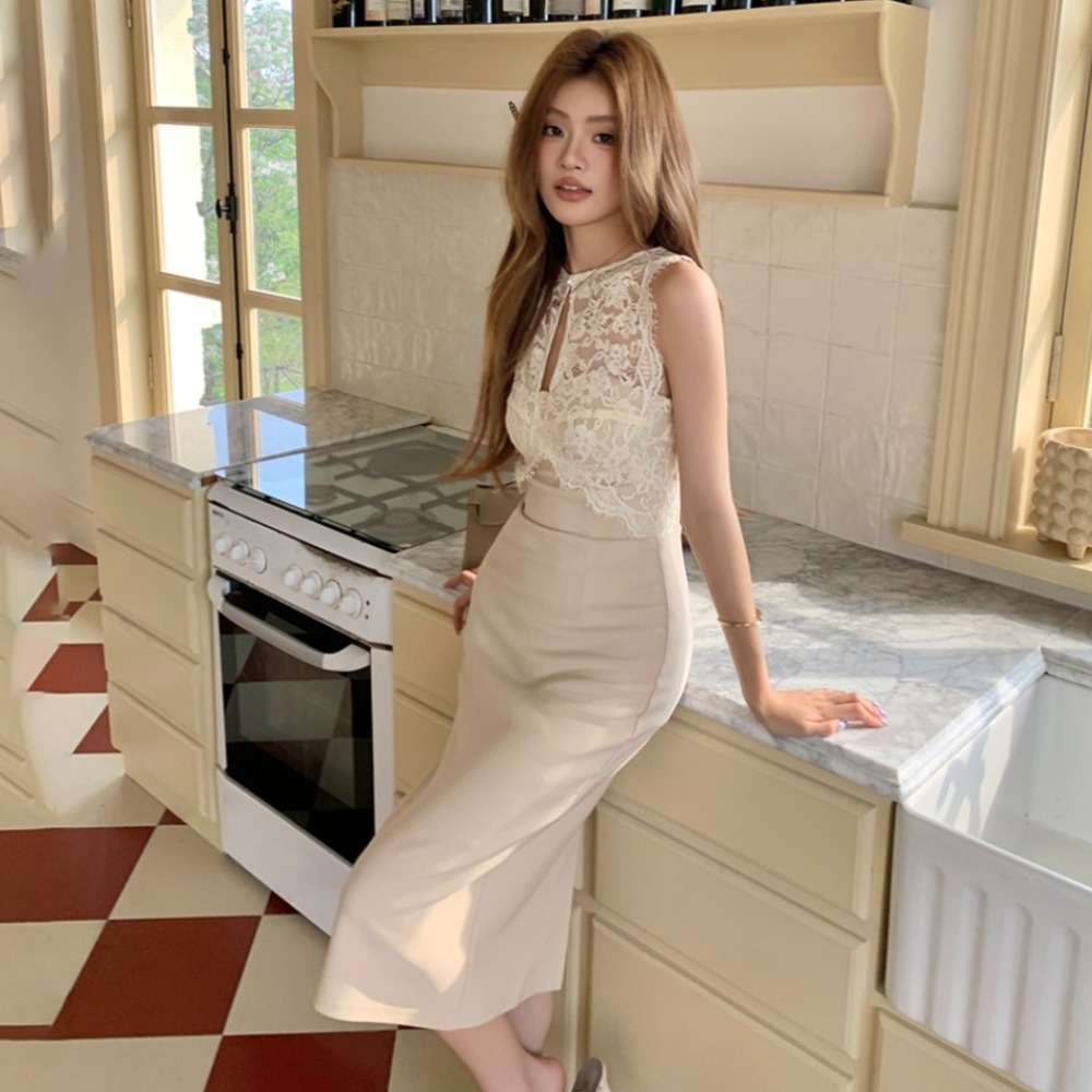 实拍2025春夏新款蕾丝拼接镂空无袖设计感连衣裙女修身气质包臀裙