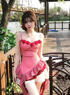 梦境巡礼 夏季氛围感辣妹设计感荷叶边无袖上衣气质蛋糕短裙套装