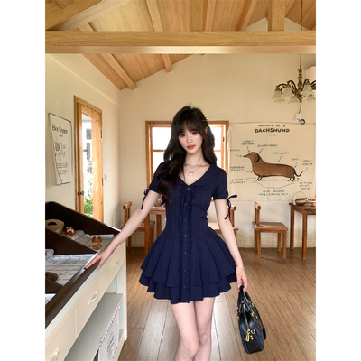 越韩小鱼 少女颂裙 甜美学院风百褶裙设计感夏季收腰显瘦连衣裙女