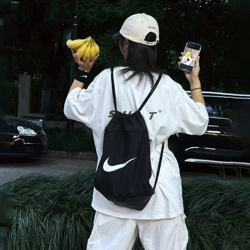 Nike耐克男大容量抽绳运动双肩包