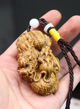 绿檀木手把件实木雕刻龙把件天然绿檀木解压高档雕刻手持艺术品