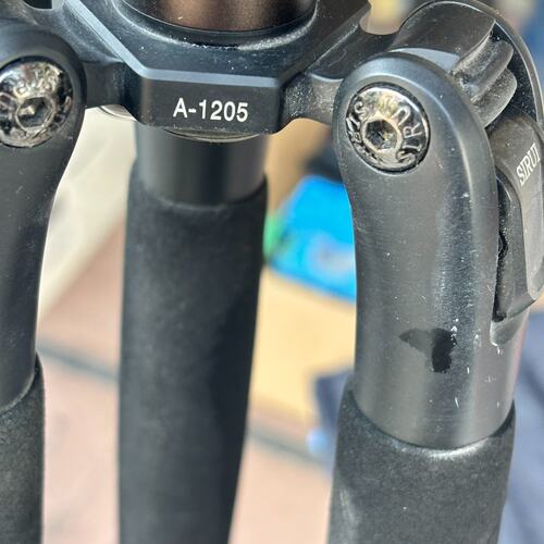 议价SIRUI A-1205三脚架可维修