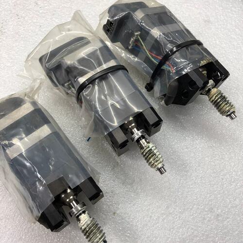 议价Vexta P0188-9012PG 步进电机 DC 0.8可维修
