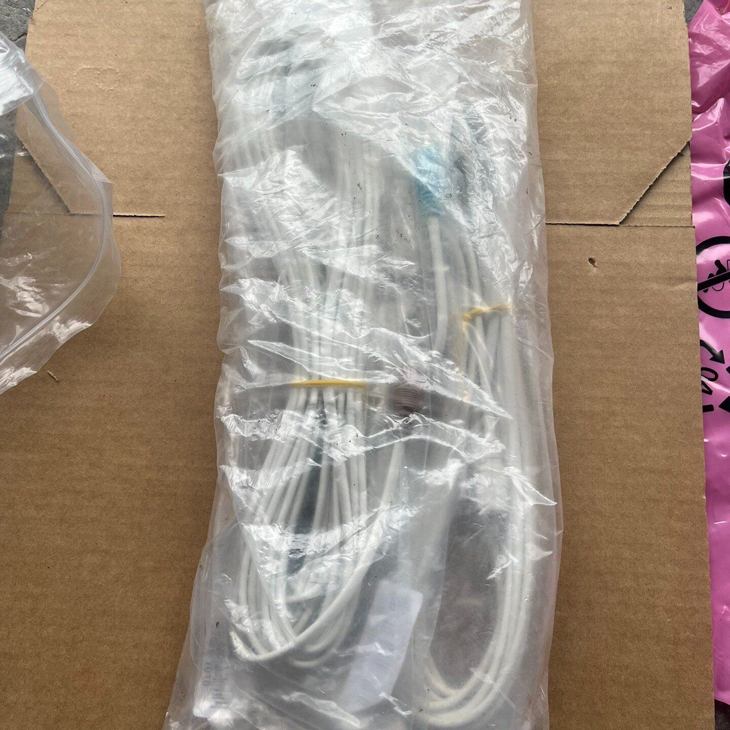 议价BOSE535影院白色前置线，未拆封，3条6米的，闲可维修