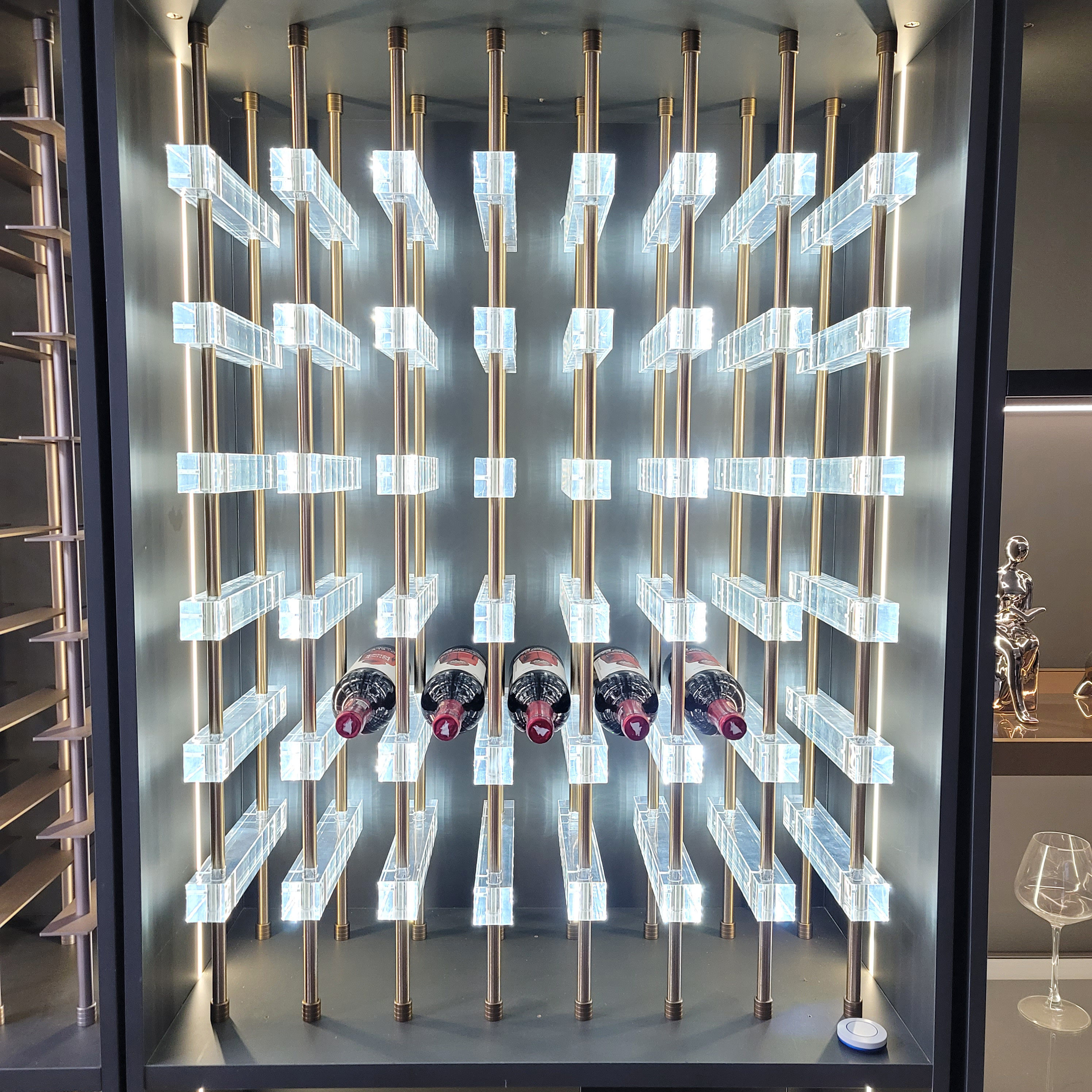 发光亚克力酒架铝合金轻奢高端定制金属红酒架展示架千层酒架