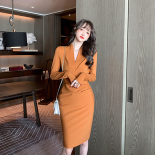 橙色复古法式连衣裙女秋冬正式场合职业内搭包臀气质修身打底裙子