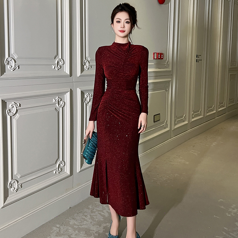 红色连衣裙2024新款女秋冬敬酒服法式气质订婚礼服修身鱼尾裙