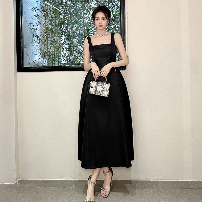 简约黑色背心吊带连衣裙2026新款夏季女装收腰显瘦气质长款大摆裙