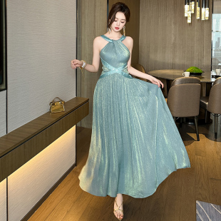 高级感轻奢宴会晚礼服 小众设计感挂脖连衣裙夏季 长款 性感无袖 法式