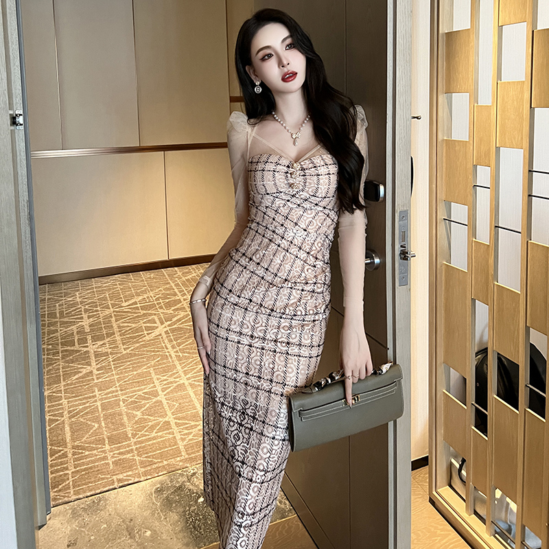 高级感格子裹胸晚礼服裙子名媛小众网纱露背显瘦中长款包臀连衣裙