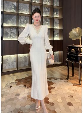11370显瘦气质长袖白色轻奢法式时尚修身名媛优雅长款秋冬连衣裙