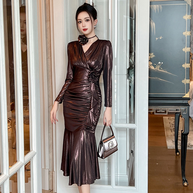 法式复古赫本高级感小礼服名媛轻奢别致长袖女神范鱼尾连衣裙秋冬