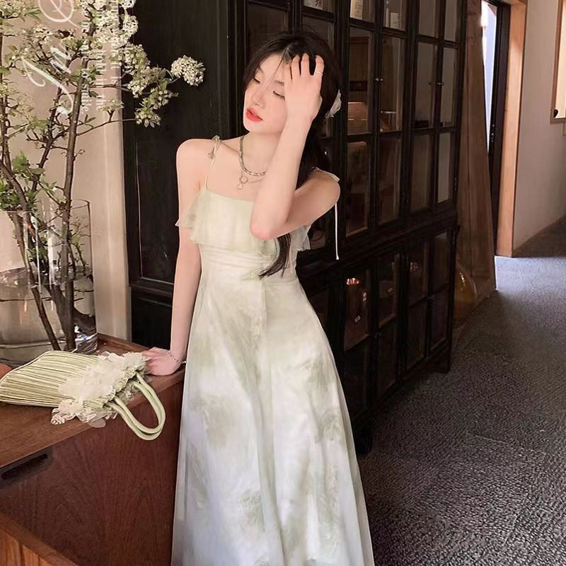 别致惊艳绿色茶里茶气吊带连衣裙连衣裙