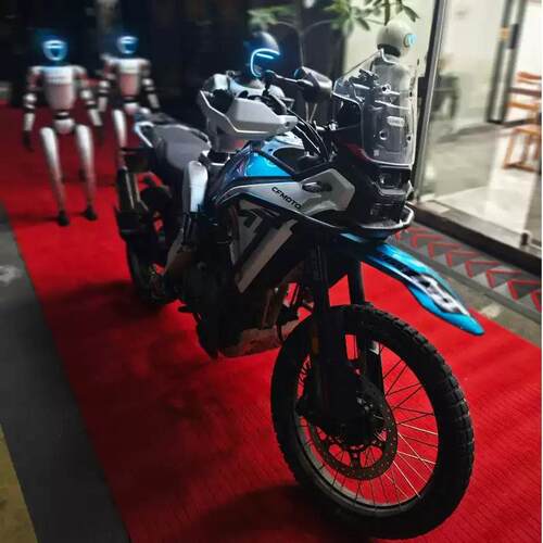 智能人形双足机器人跳舞主持群舞舞蹈表演租赁出租机器人服务